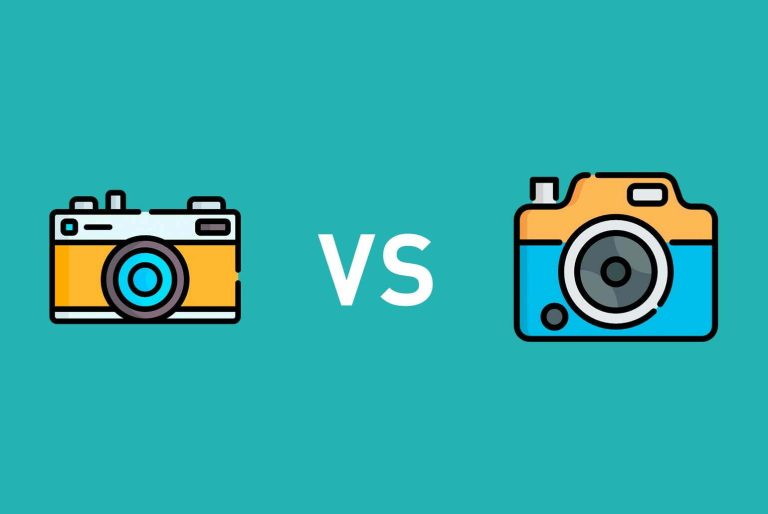 Comparaison graphique de deux icônes d'appareils photo sur fond bleu avec "VS" au centre
